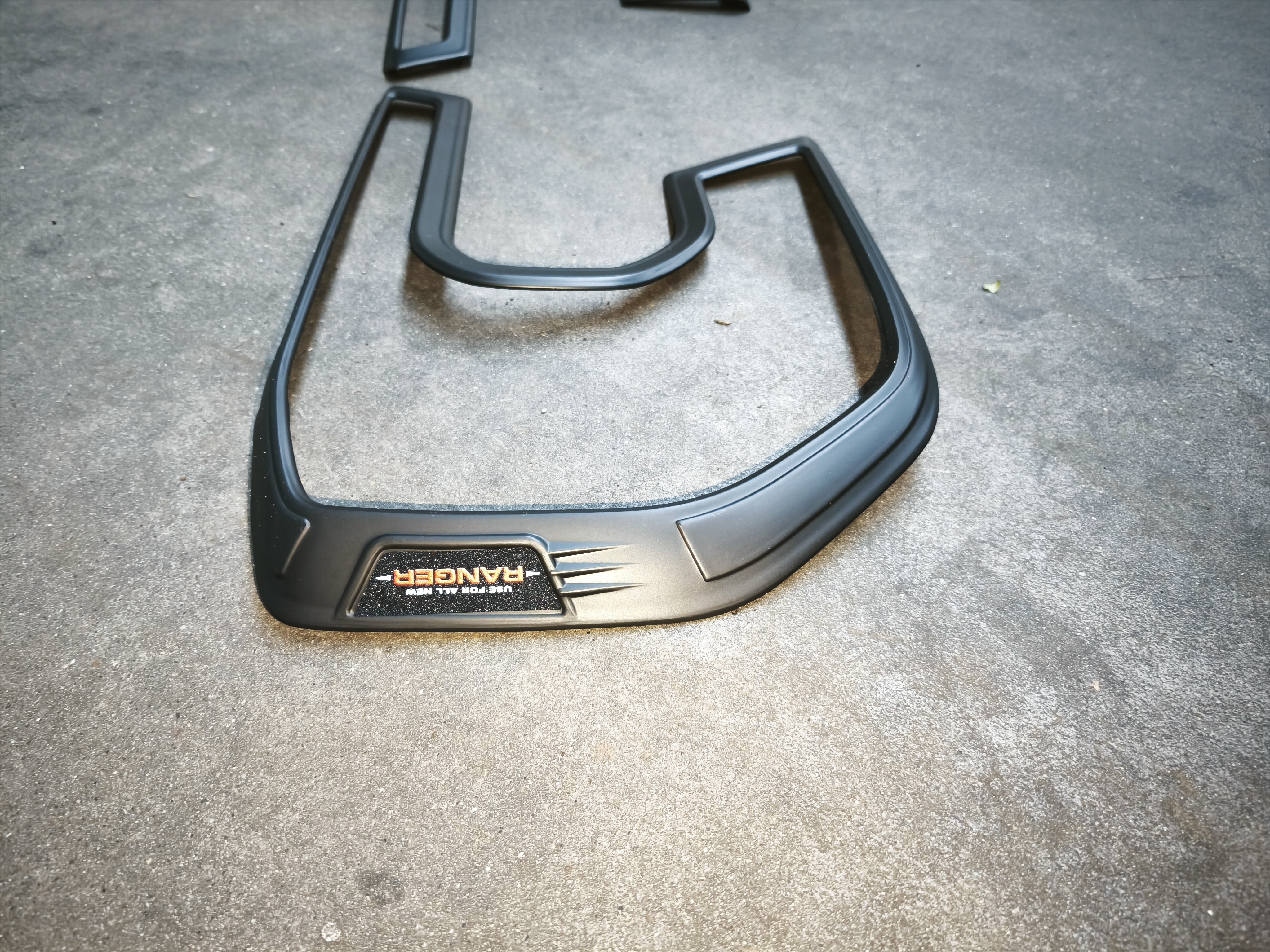 Ford Ranger, Raptor, Wildtrak első lámpa keret - Design keret