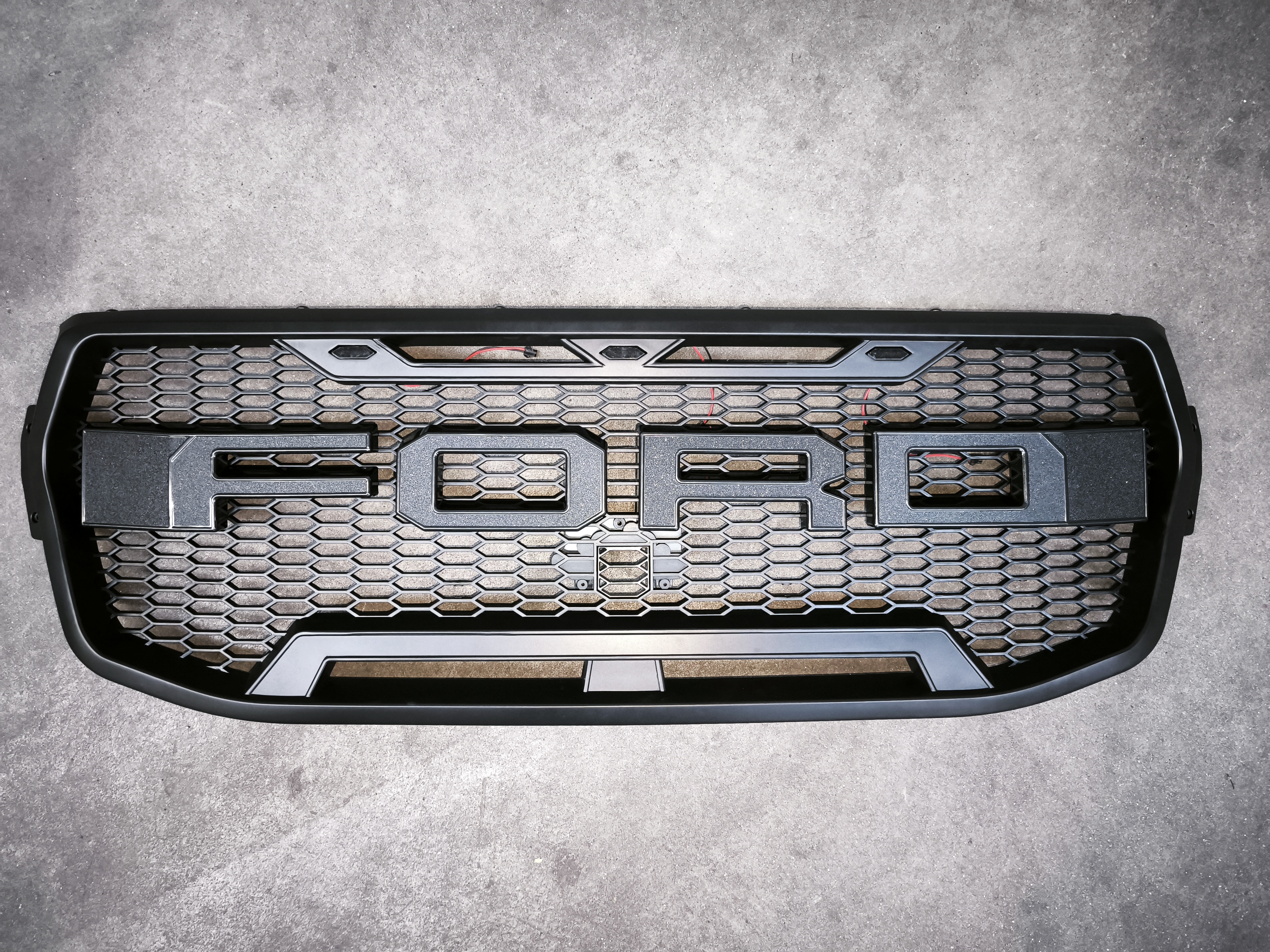 Ford hűtőrács védő - Design keret