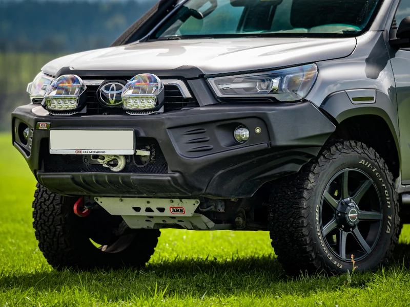 ARB Stealthbar TÜV engedélyes csörlőtartós lökhárító - Toyota Hilux 2020- - Lökhárító
