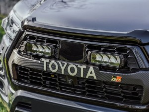Lazer Lamps Hűtőmaszk LED lámpa szett - Wide - Hilux GR Sport I 2023-2024