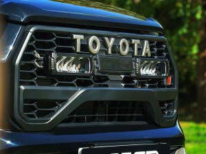 Lazer Lamps Hűtőmaszk LED lámpa szett - Wide - Hilux GR Sport II 2025-